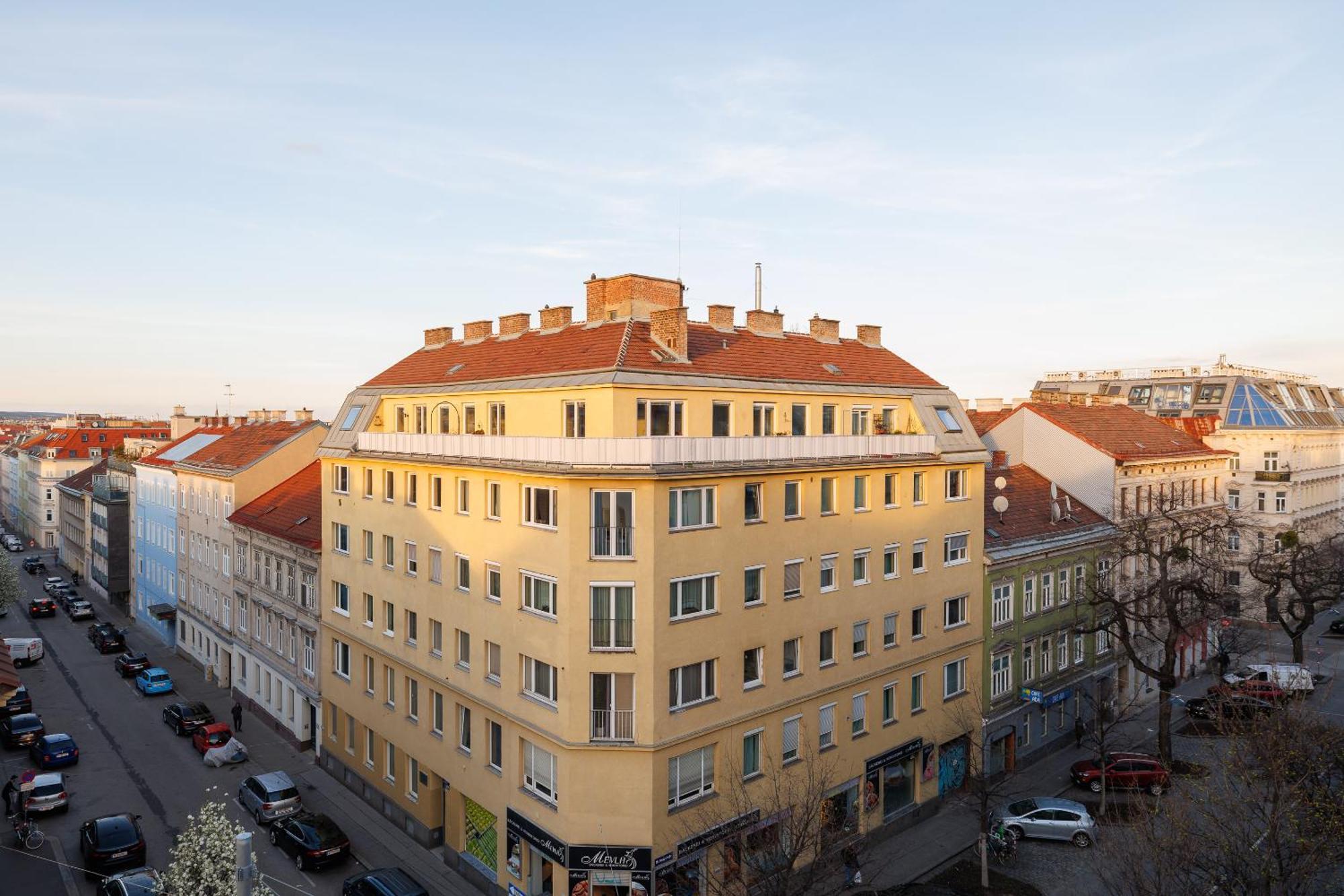 Symphony Apartments 40 - Modern Loft With Terrace And Grill In Central Location Вена Экстерьер фото