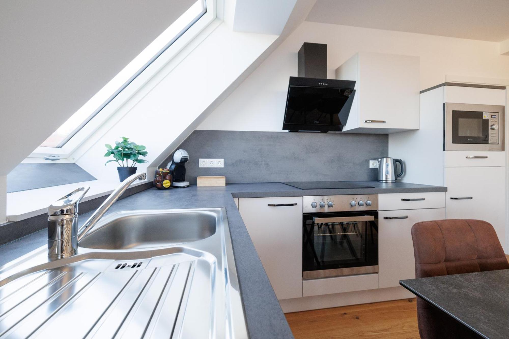 Symphony Apartments 40 - Modern Loft With Terrace And Grill In Central Location Вена Экстерьер фото